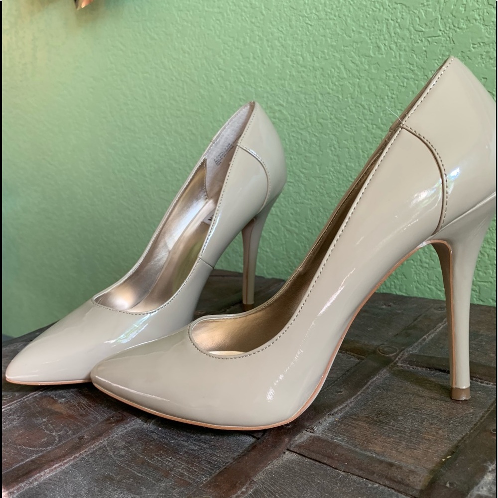 Steve Madden Beige Pumps Size 9